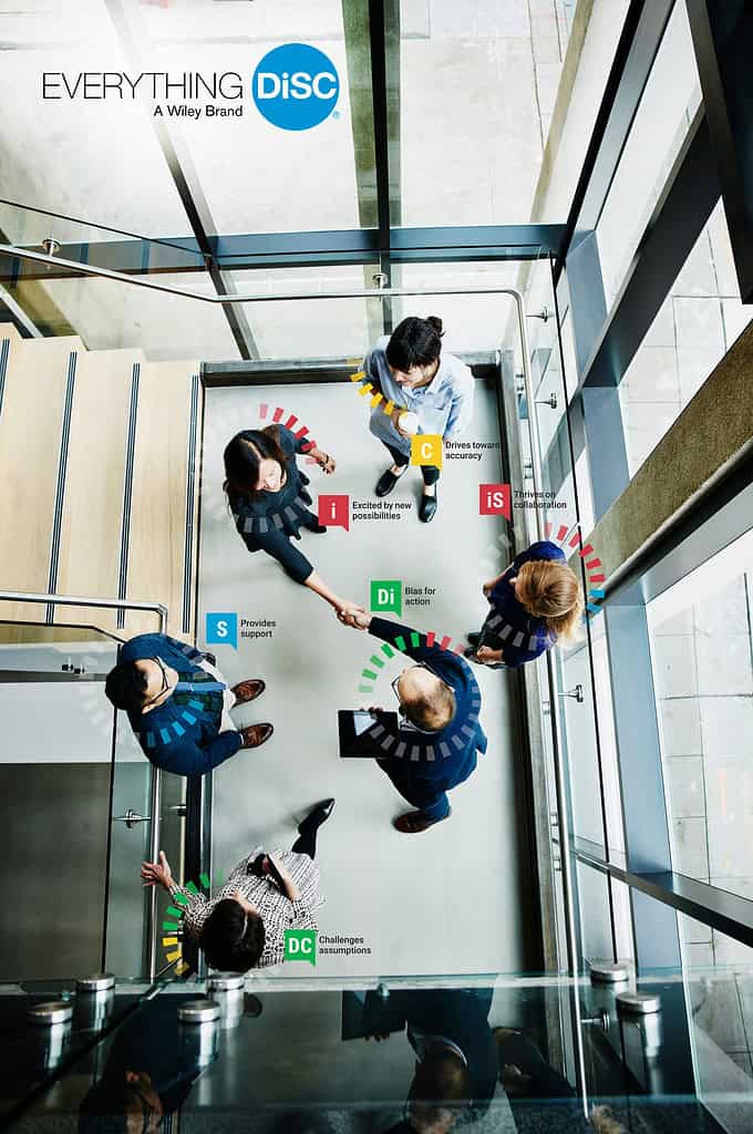 Disc ACADEMY týmová práce, obchodní jednání, moderní prostory, profesionální prostředí, vzdělávání, firemní školení, sídlo společnosti, interiér kanceláře, podnikatelské Westfield, holistický přístup k rozvoji, podporovaná spolupráce, diskuzní schůzka, moderní kancelářské prostředí, inspirativní pracovní prostředí.